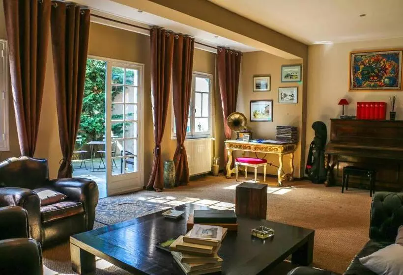 هتل Hôtel Restaurant La Chaloupe