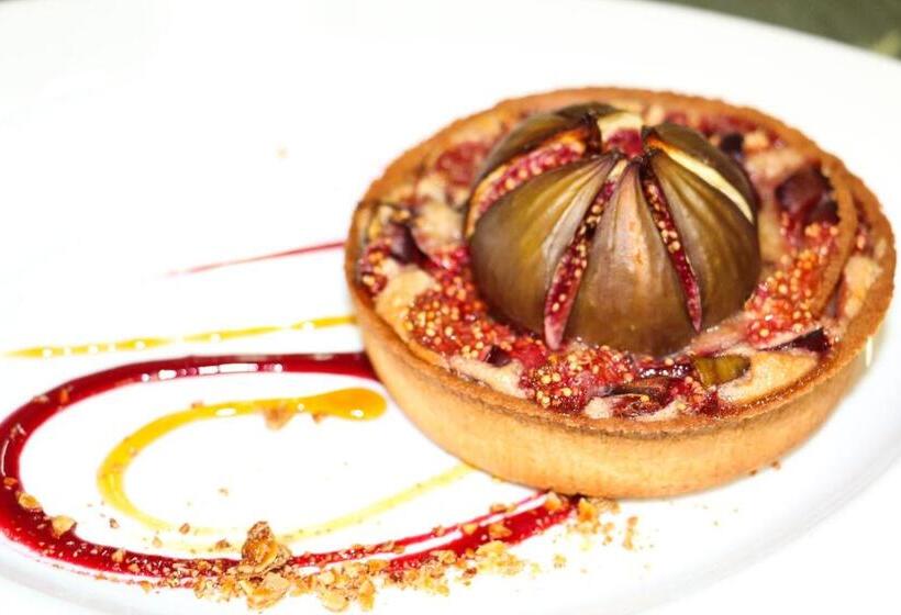 호텔 Hôtel   Restaurant La Chaloupe