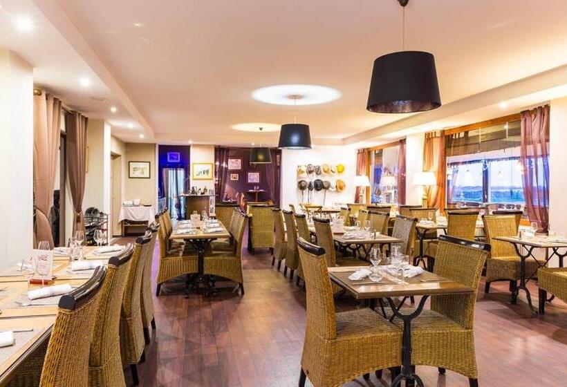 호텔 Hôtel   Restaurant La Chaloupe