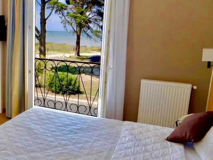 هتل Hôtel Restaurant La Chaloupe