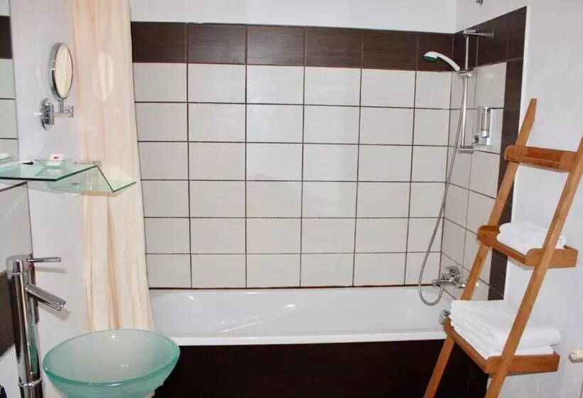 هتل Hôtel Restaurant La Chaloupe