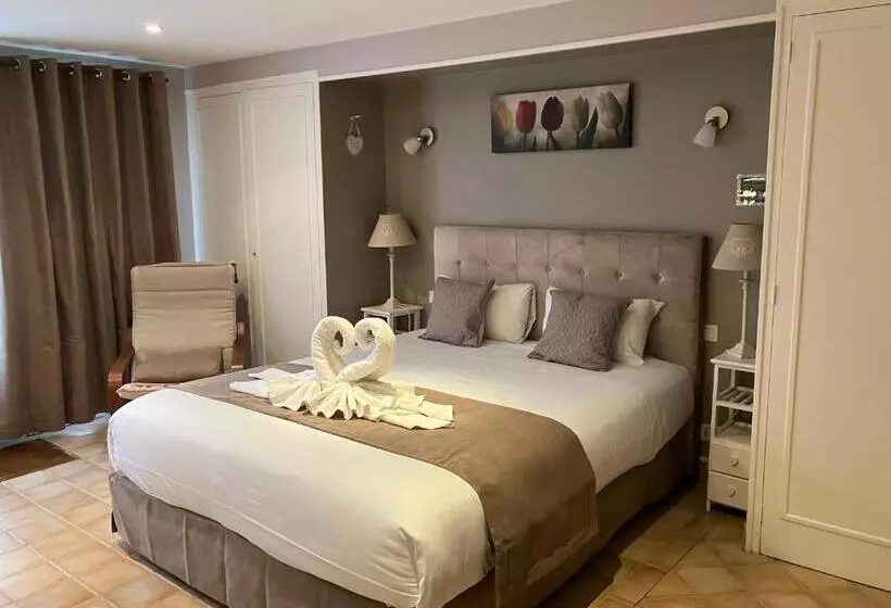 هتل Hôtel De La Côte Fleurie