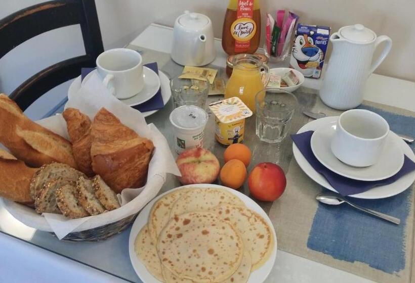 هتل Hôtel De La Côte Fleurie