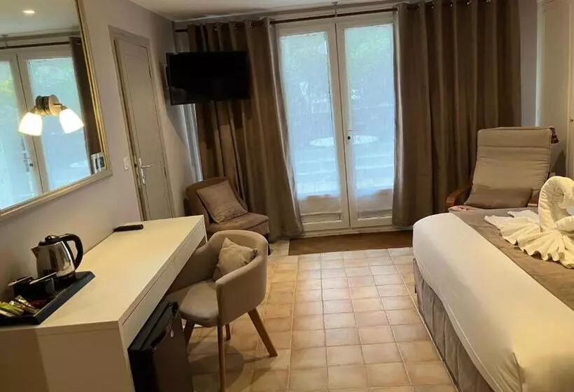 هتل Hôtel De La Côte Fleurie