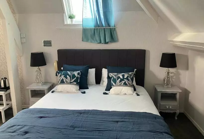 هتل Hôtel De La Côte Fleurie