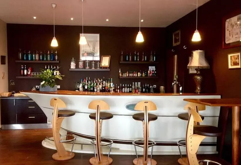 هتل Hôtel Restaurant La Chaloupe