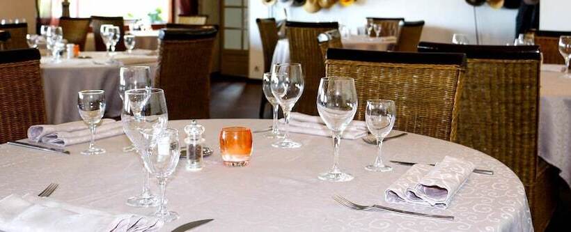 호텔 Hôtel   Restaurant La Chaloupe