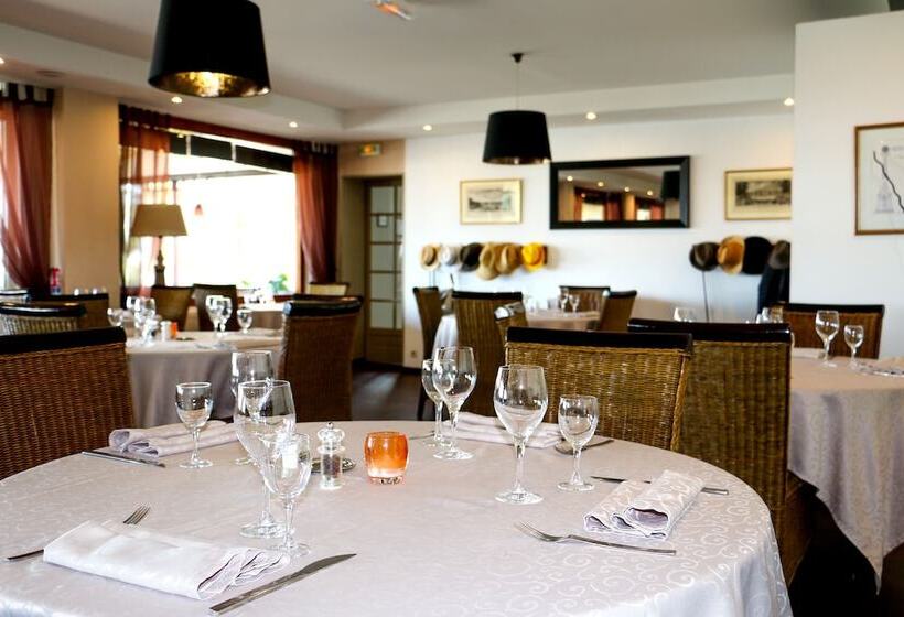 호텔 Hôtel   Restaurant La Chaloupe