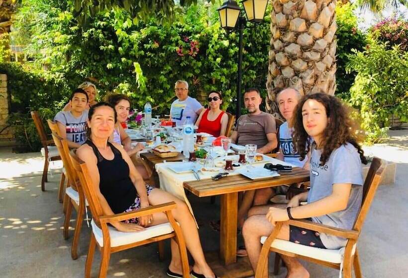 בית מלון כפרי Ipek Garden Palace Residence   Boutique Class