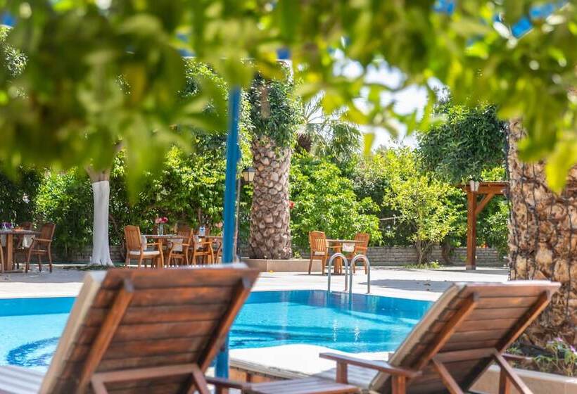 בית מלון כפרי Ipek Garden Palace Residence   Boutique Class