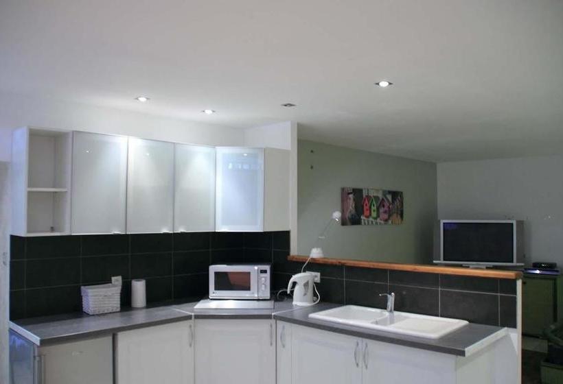 فندق Auberge De Bonpas Logis De France