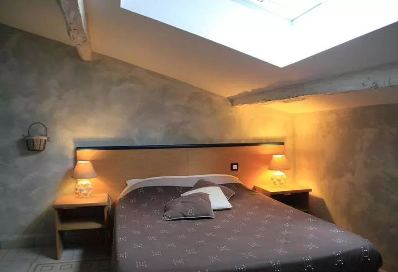 فندق Auberge De Bonpas Logis De France