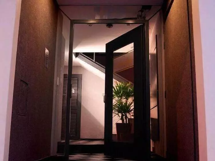 هتل Santiago Building