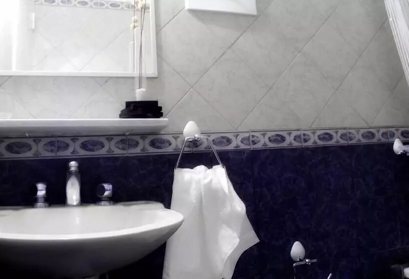 هتل Santiago Building