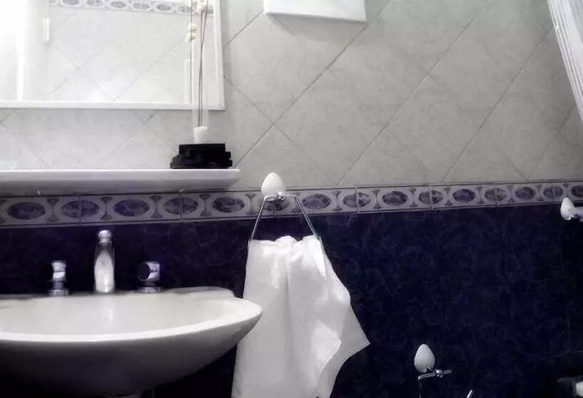 هتل Santiago Building