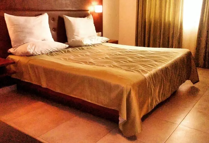 בית מלון כפרי Srinivas Saffron