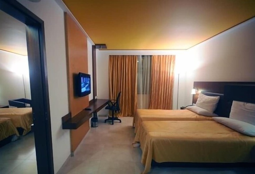 فندق Srinivas Saffron