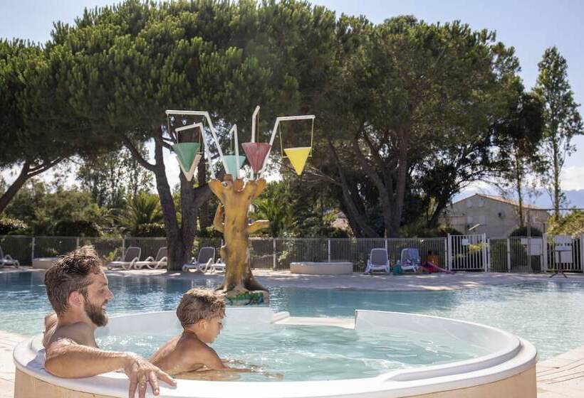 هتل Village De Vacances Marina D Oru