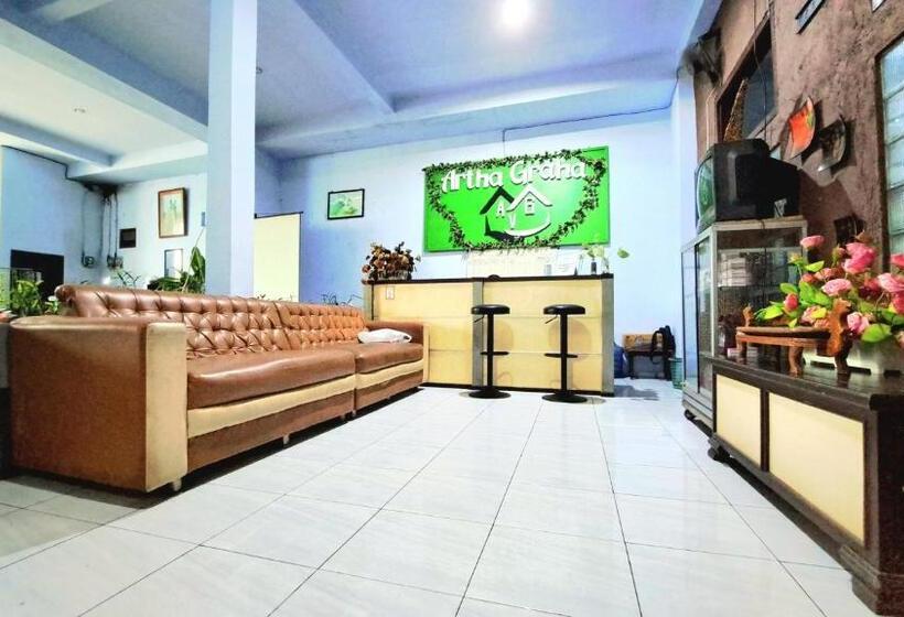 تختخواب و صبحانه Artha Graha Homestay