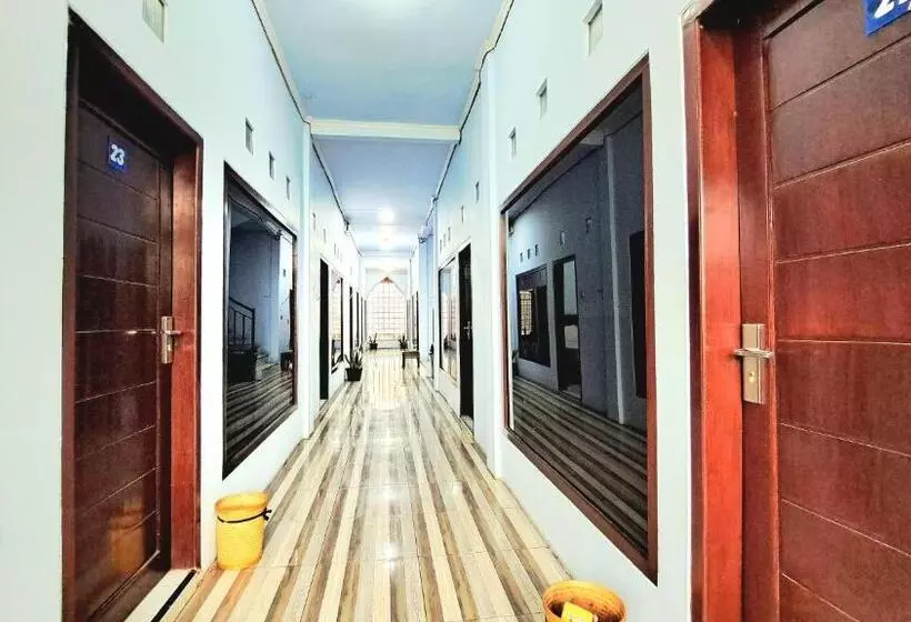 Bed and Breakfast Artha Graha Homestay
