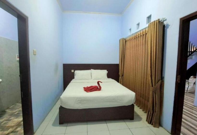 تختخواب و صبحانه Artha Graha Homestay