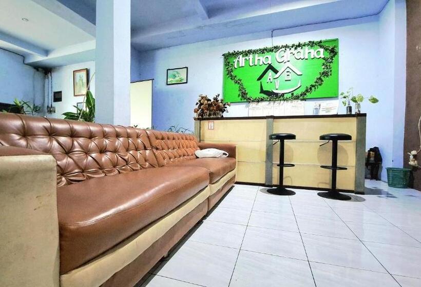 تختخواب و صبحانه Artha Graha Homestay