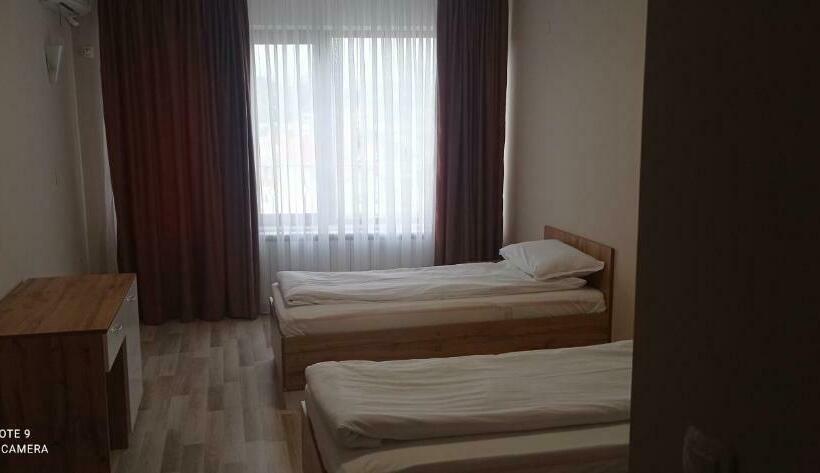 پانسیون хотел ресторант русаков