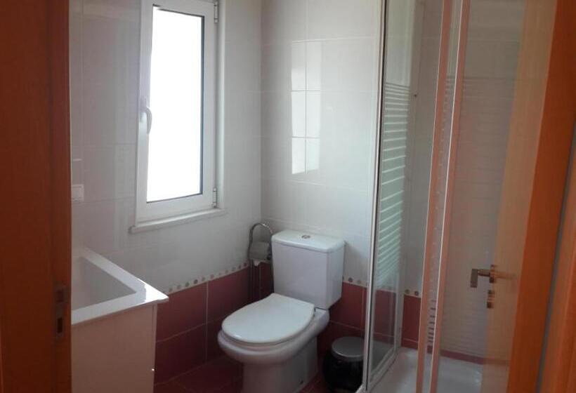 פנסיון Arrifana Guest House