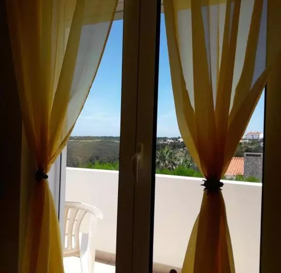 Majatalo Arrifana Guest House