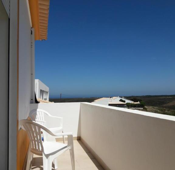 פנסיון Arrifana Guest House