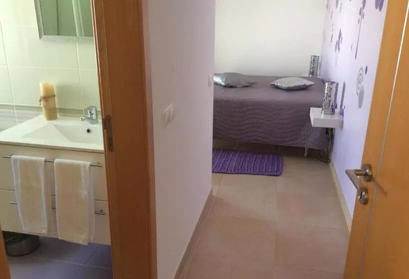Majatalo Arrifana Guest House