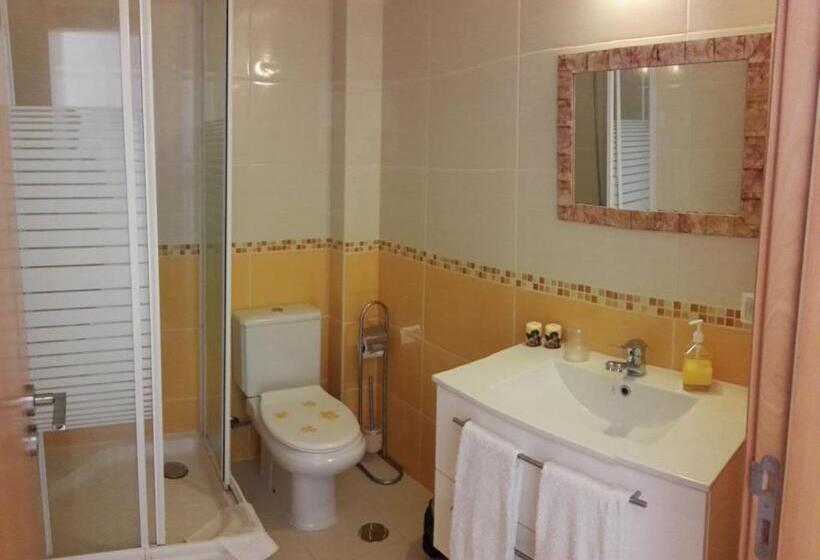 פנסיון Arrifana Guest House