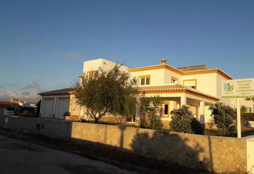 Majatalo Arrifana Guest House