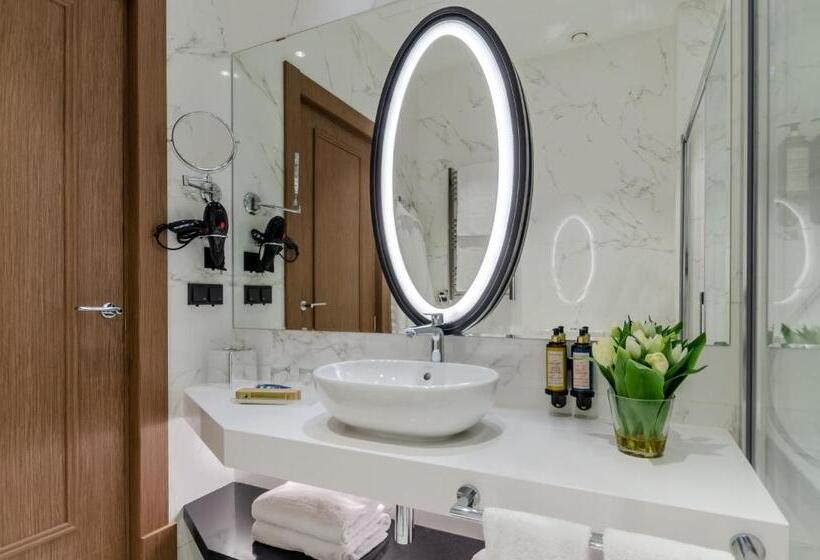 هتل Eurostars Lisboa Baixa