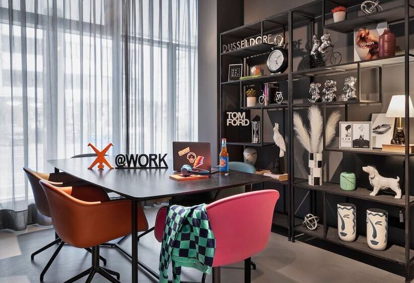 ホテル Moxy Duesseldorf City