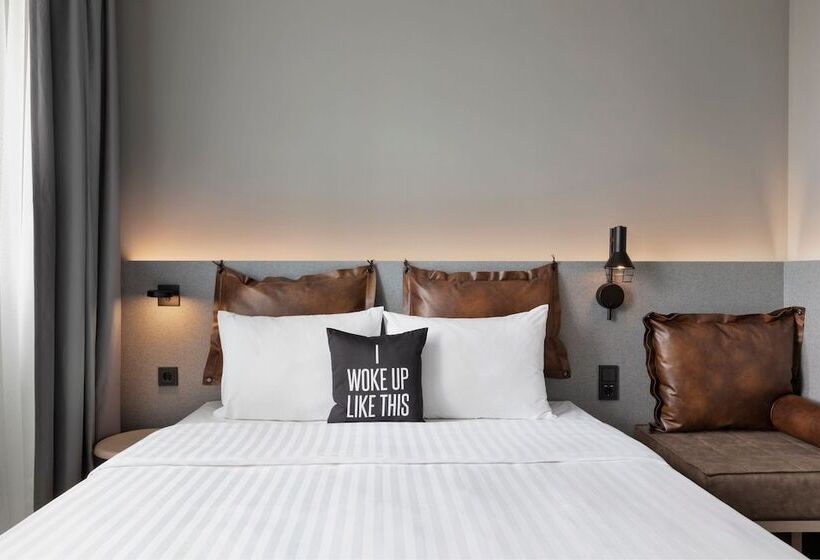 ホテル Moxy Duesseldorf City