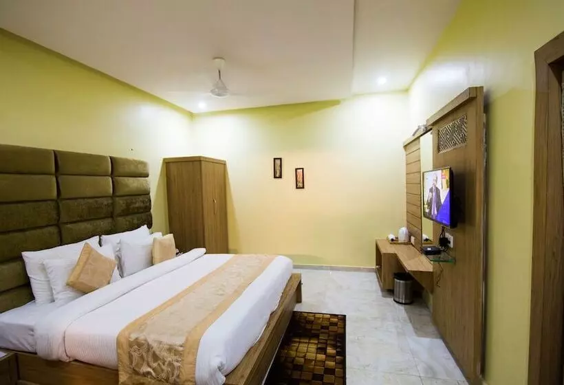 Hotelli Riverfront Resort