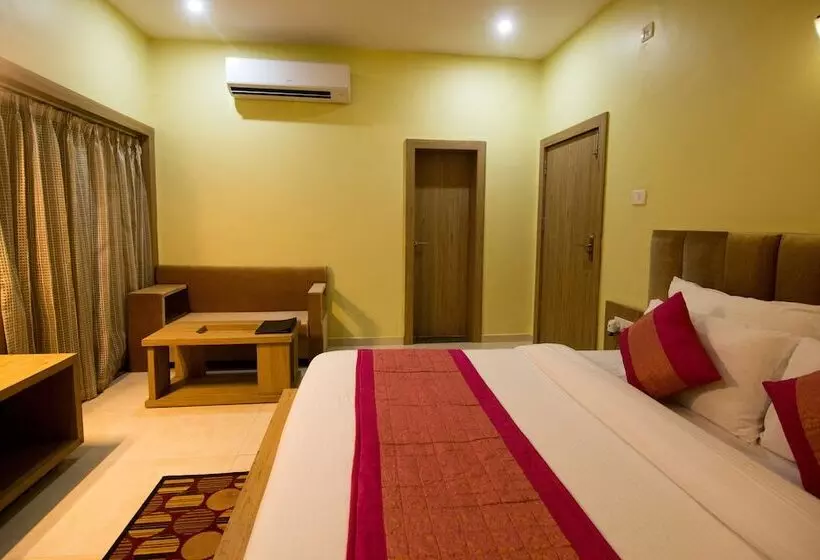 Hotelli Riverfront Resort