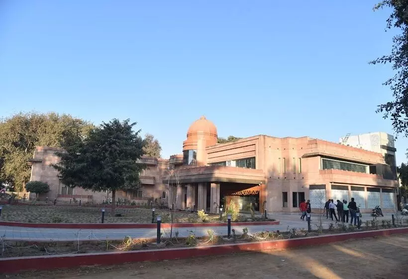 Hotelli Riverfront Resort