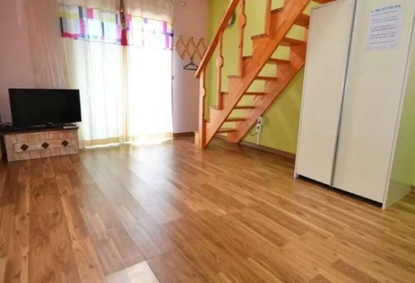 Hotelli Seocheon Redpungchatiang Pension