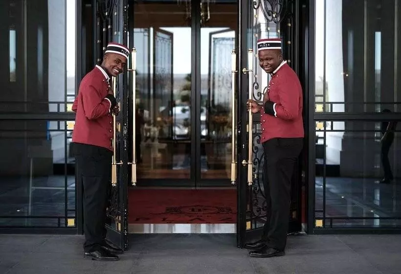 The Plaza Doha, Lxr Hotels & Resorts