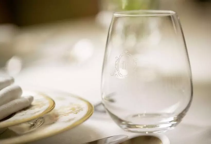 The Plaza Doha, Lxr Hotels & Resorts