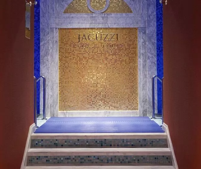 The Plaza Doha, Lxr Hotels & Resorts