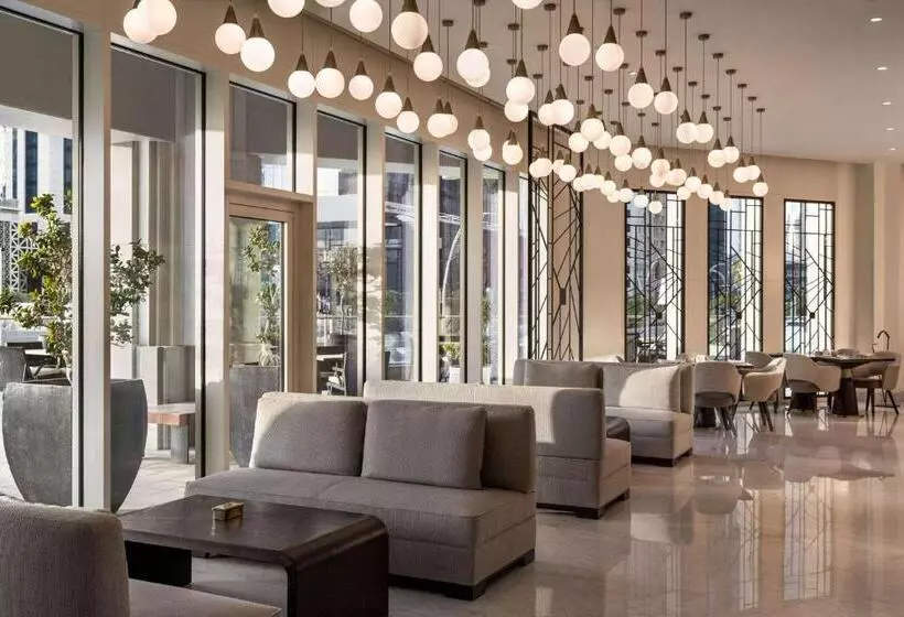 Hotelli Wyndham Grand Doha West Bay Beach