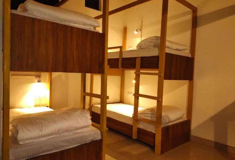 Отель Goroomgo Big Brother Agra