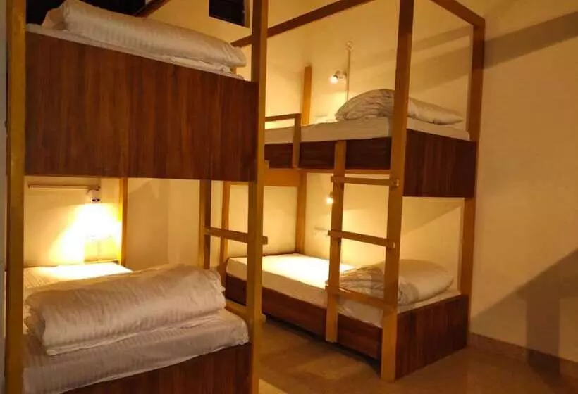 هتل Goroomgo Big Brother Agra