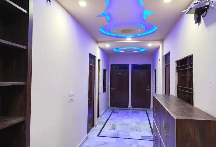 Отель Goroomgo Big Brother Agra