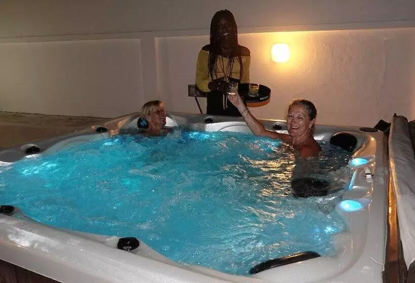 هتل Katakalousse Peche Loisirs