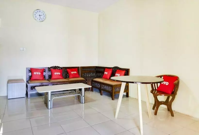 ホテル Reddoorz Syariah At Danau Maninjau Sawojajar