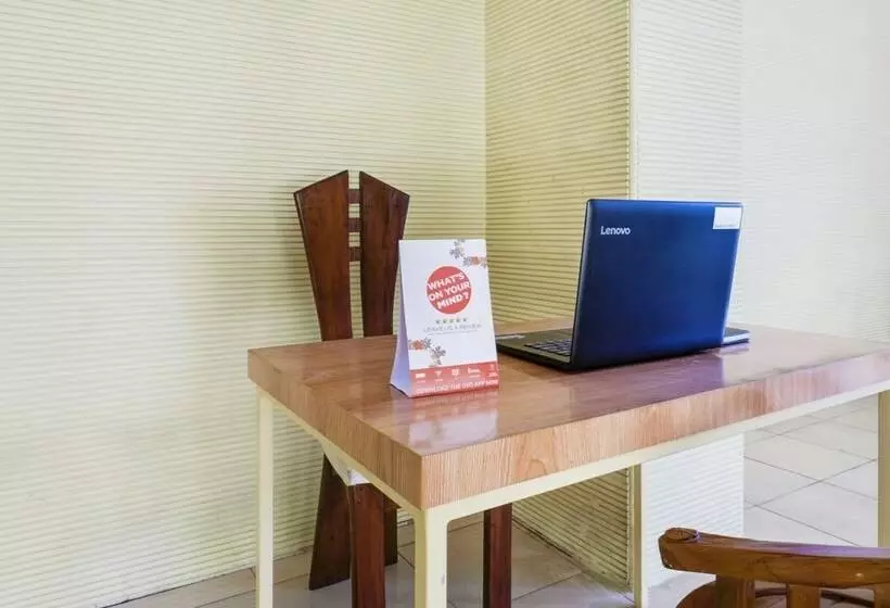 ホテル Reddoorz Syariah At Danau Maninjau Sawojajar